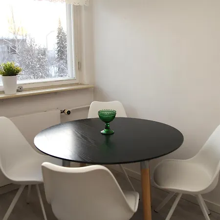Apartment Kolmio Tuirassa Lahella Keskustaa / 2 Bedroom In Tuira Near Center