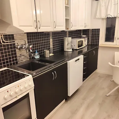 Kolmio Tuirassa Lahella Keskustaa / 2 Bedroom In Tuira Near Center *