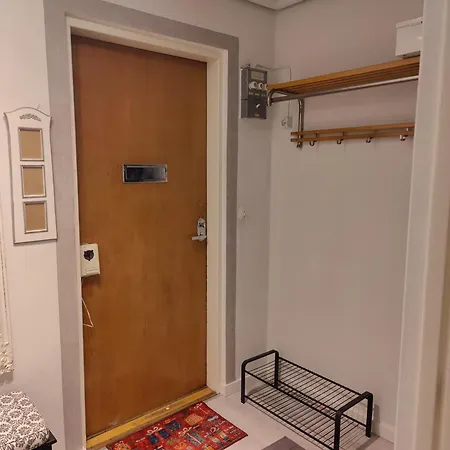 Apartment Kolmio Tuirassa Lahella Keskustaa / 2 Bedroom In Tuira Near Center Oulu